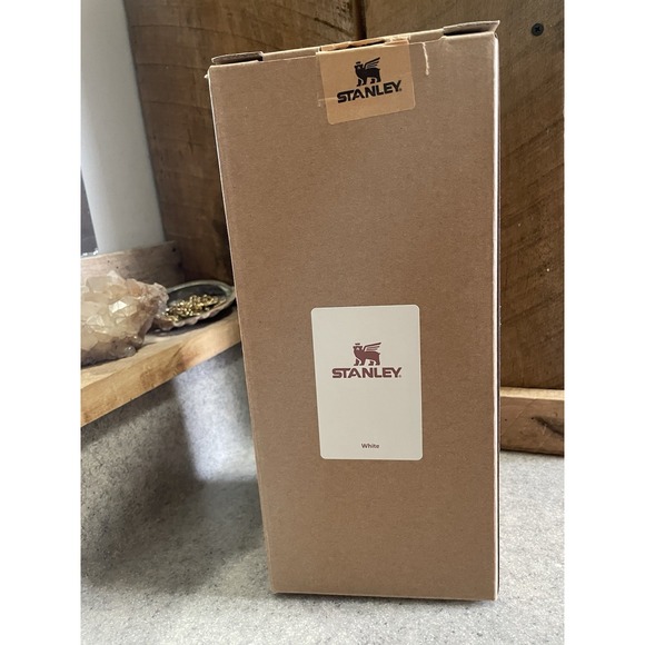 Stanley Quencher Pro Tour Flip Straw Tumbler | 40 OZ White - Picture 2 of 6